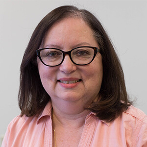 Headshot of Doris Alvarado