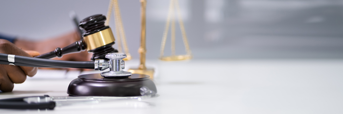 Image of a stethoscope and a gavel