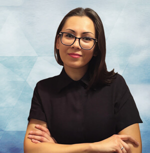 headshot of Eugenia Pak