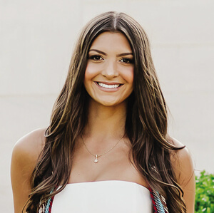 headshot of Samantha Saenz